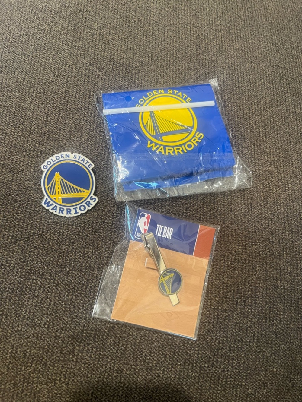 NWT NBA Golden State Warriors Blue and Yellow Tie Bar Set